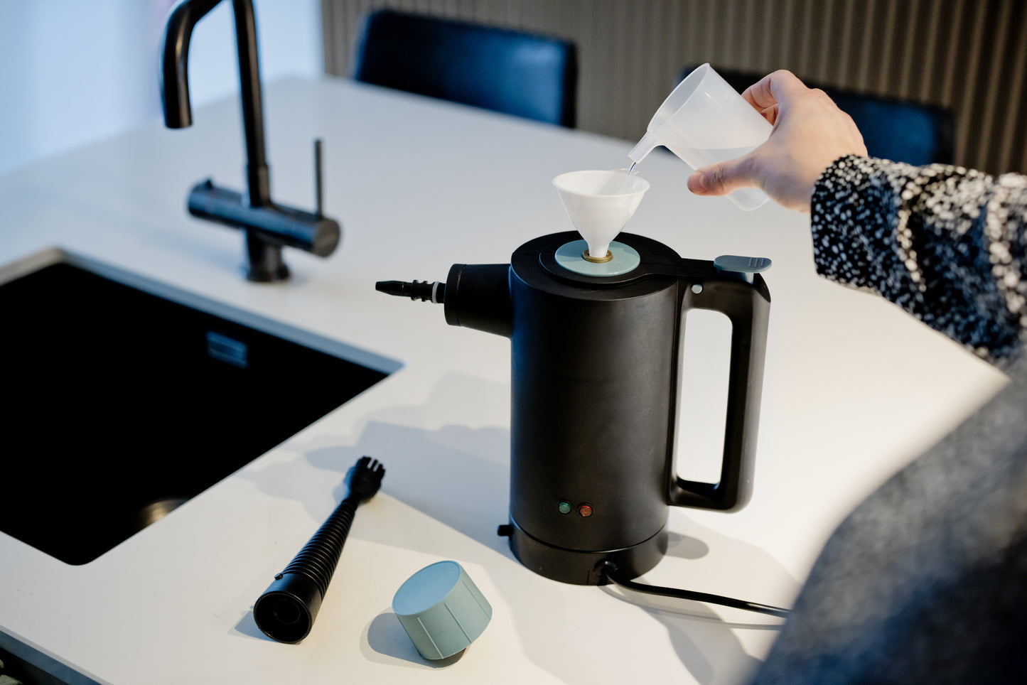 Nexxt - Cord & Cordless Steam Cleaner
