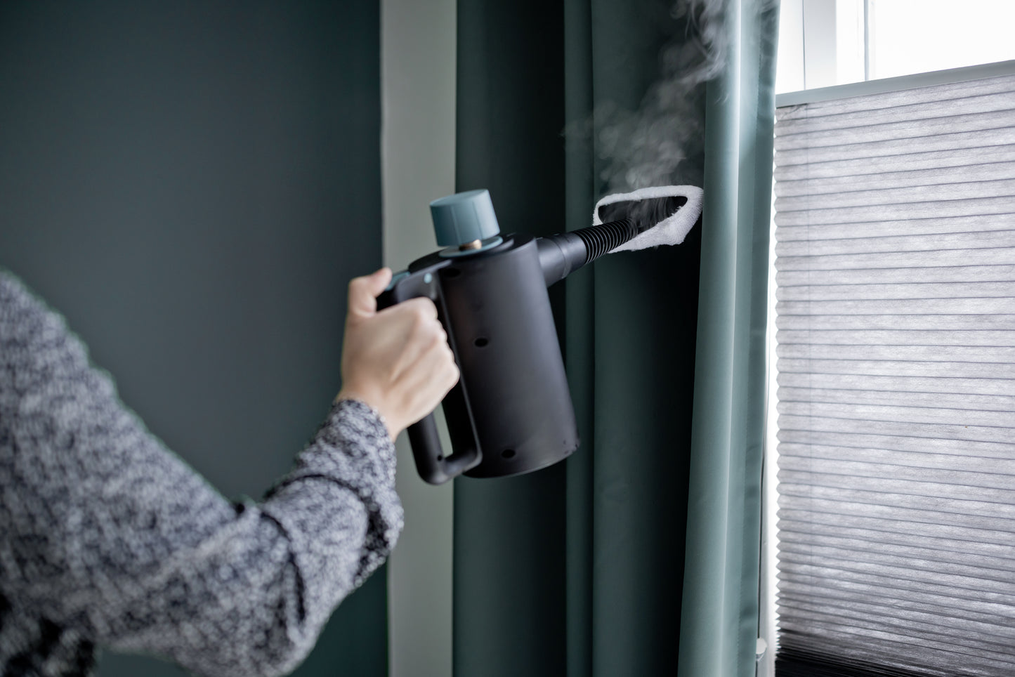 Nexxt - Cord & Cordless Steam Cleaner